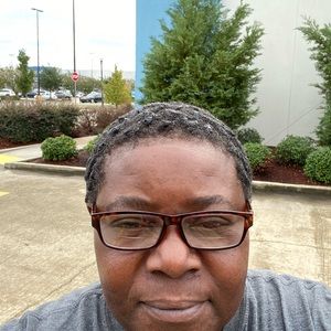 Meet your Posher, Carla